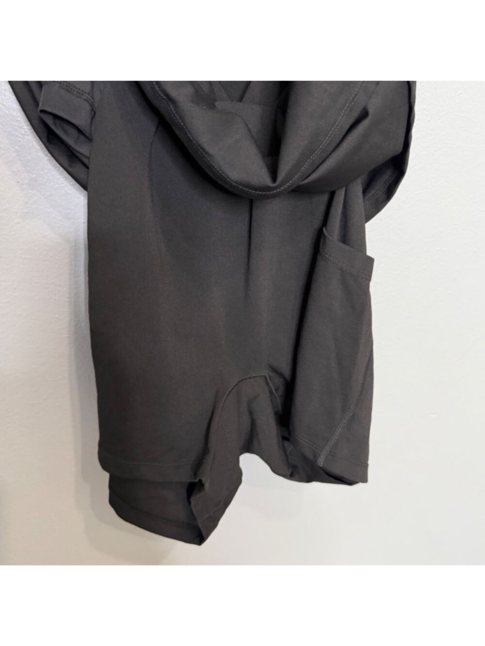 HALARA SoftlyZero Airy Backless Twisted Active Dress in black size S - Picture 5 of 11